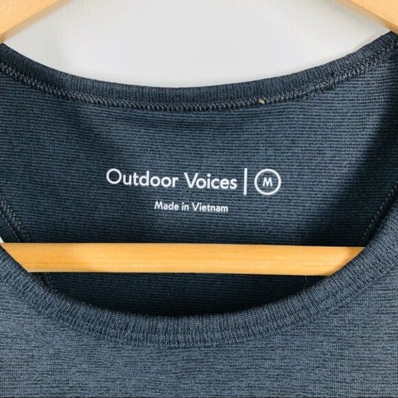 OUTDOOR Voices Dark Grey Move Free Crop Top Size Medium - Picture 3 of 5